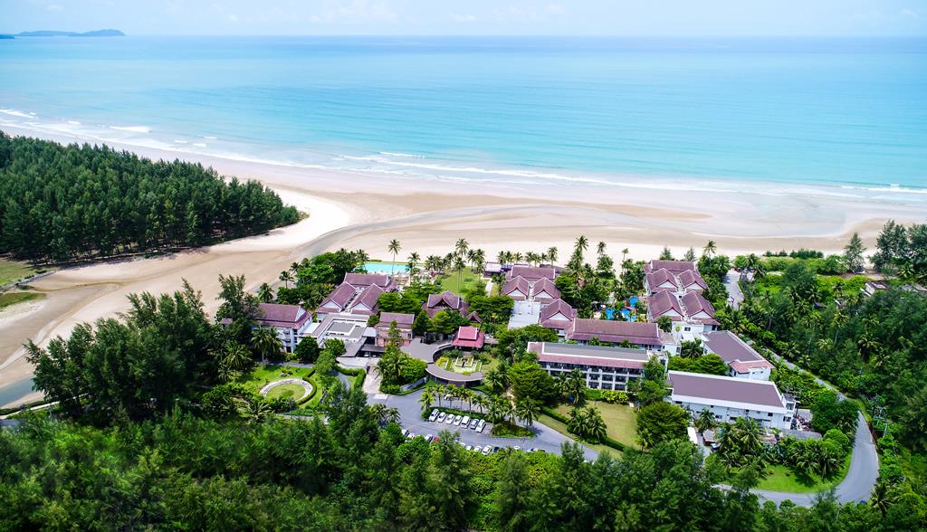 Apsara Beachfront Resort & Villa